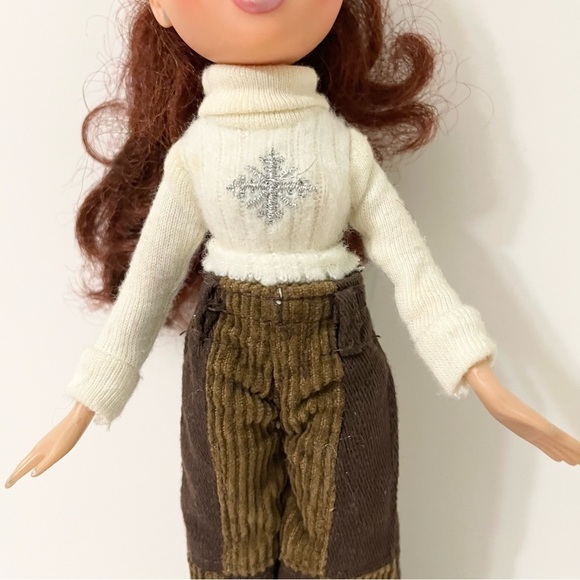 Bratz Doll Phoebe MGA Doll - Picture 5 of 16